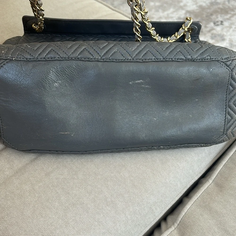 Tory Burch Quilted Chain-Handle Shoulder Bag in Gray with Gold Hardware - Picture 8 of 11